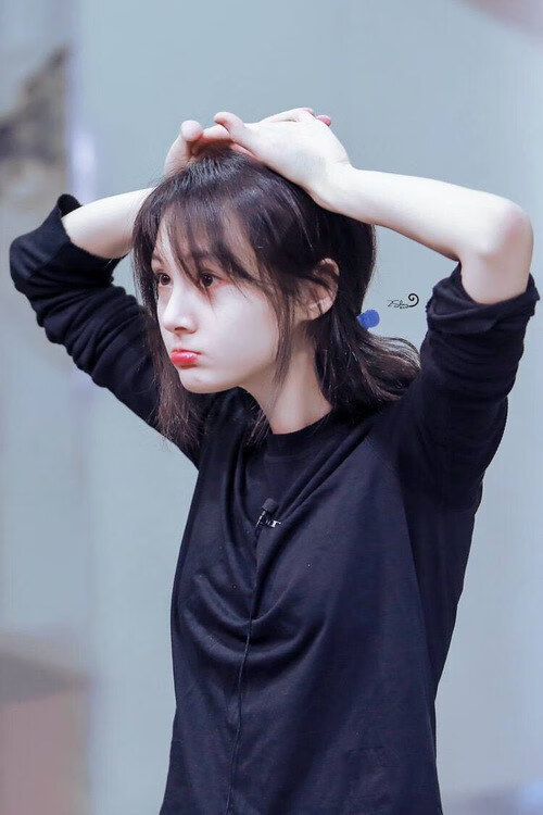 “武汉马拉松赛:谁将成为新的跑步传奇?”