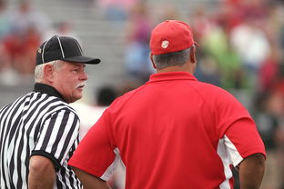 九游官网下载app下载-教练战术布置频繁调整引发讨论，教练在布置战术时讲到了常用的比赛阵型